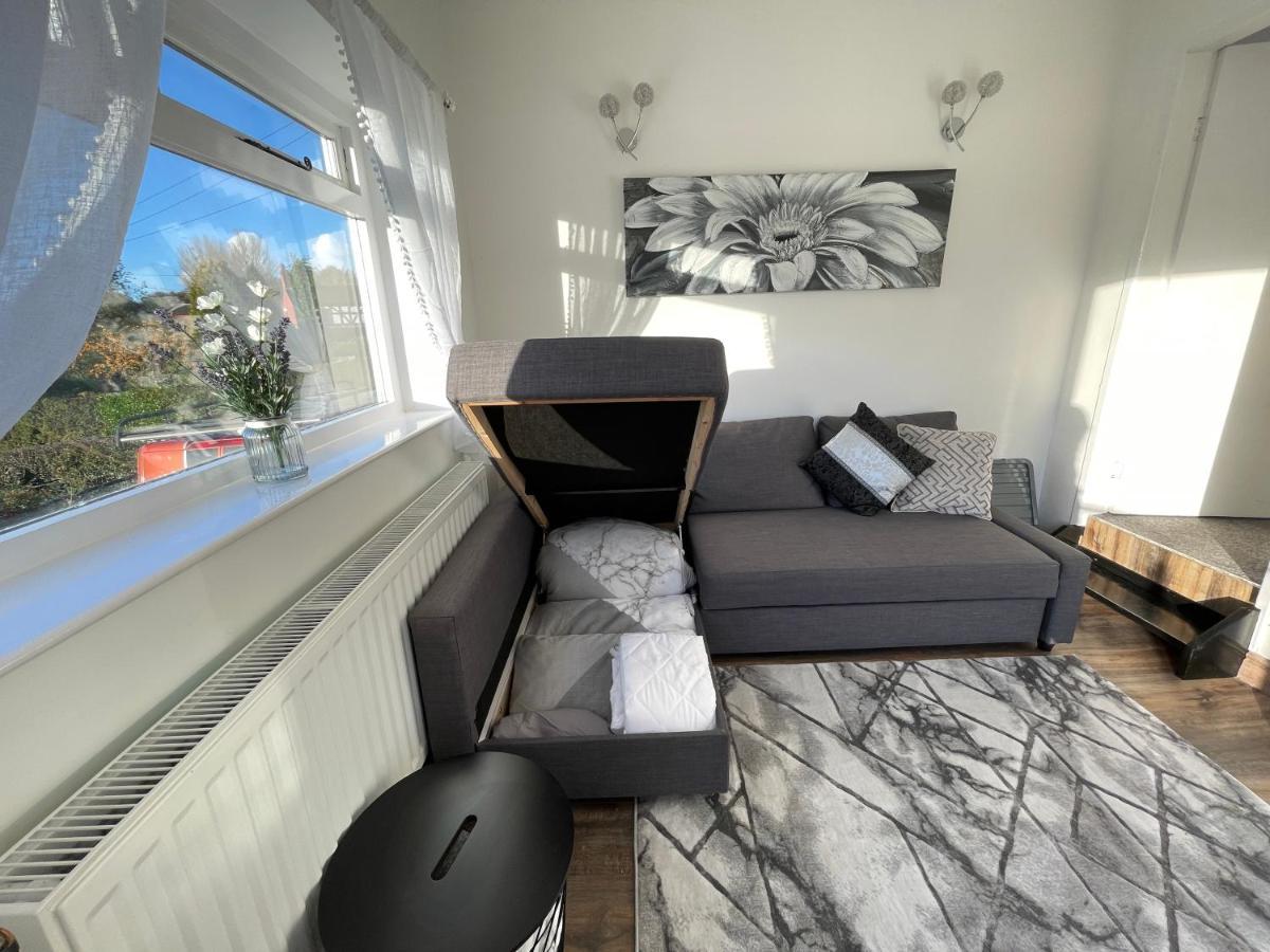 Tollgate House - Luxury Cozy Cottage - Huge Hot Tub - Alton Towers Чідл Екстер'єр фото