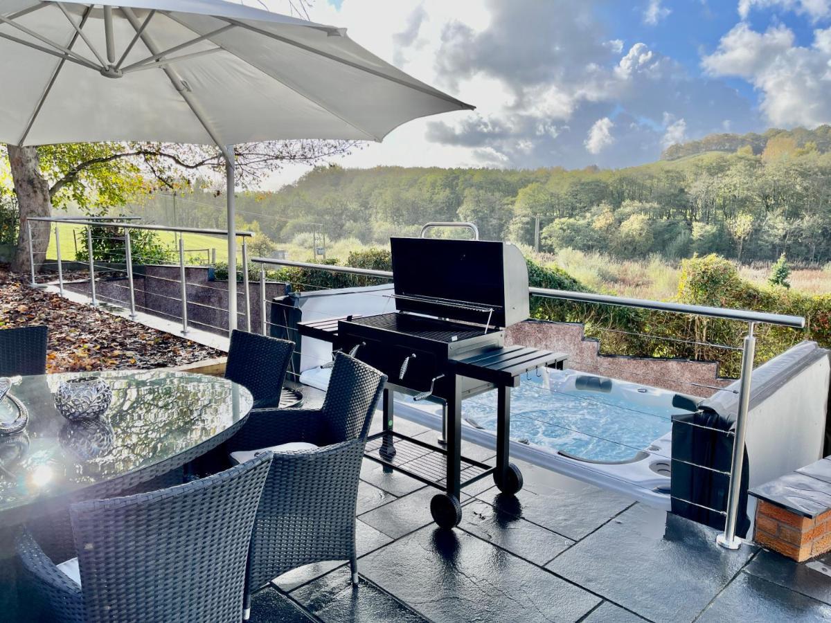 Tollgate House - Luxury Cozy Cottage - Huge Hot Tub - Alton Towers Чідл Екстер'єр фото