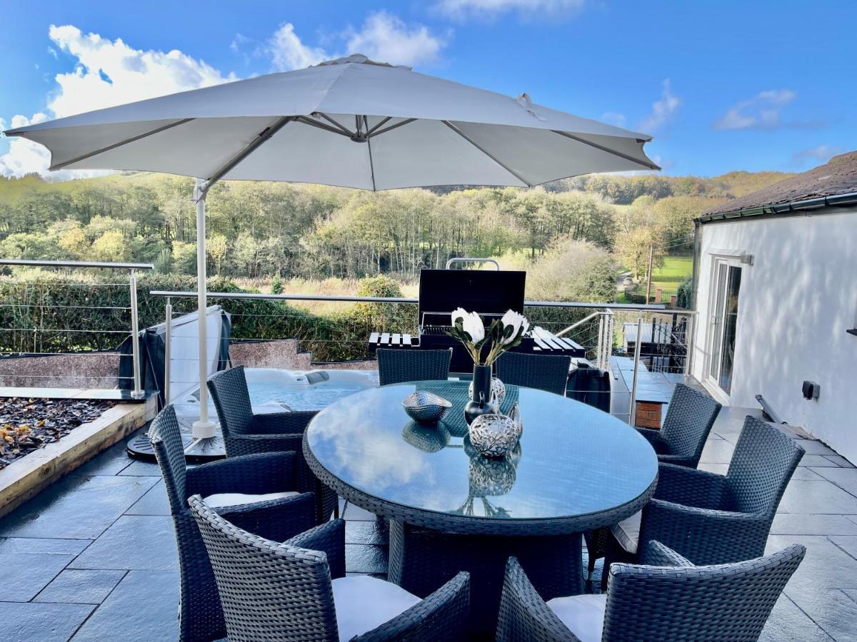 Tollgate House - Luxury Cozy Cottage - Huge Hot Tub - Alton Towers Чідл Екстер'єр фото