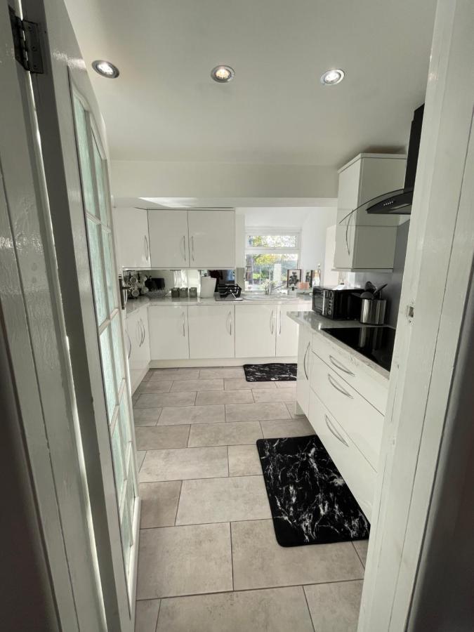 Tollgate House - Luxury Cozy Cottage - Huge Hot Tub - Alton Towers Чідл Екстер'єр фото